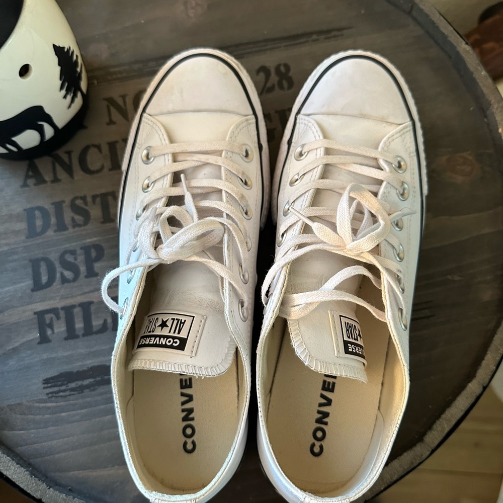 Converse White Low-Top Platform Sneakers Women’s size 9
